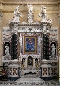 Cattedrale di Cagliari interno,_altare_di_sant'isidoro,_1683,_con_dipinto_dell'immacolata_detto_madonna_degli_stamenti